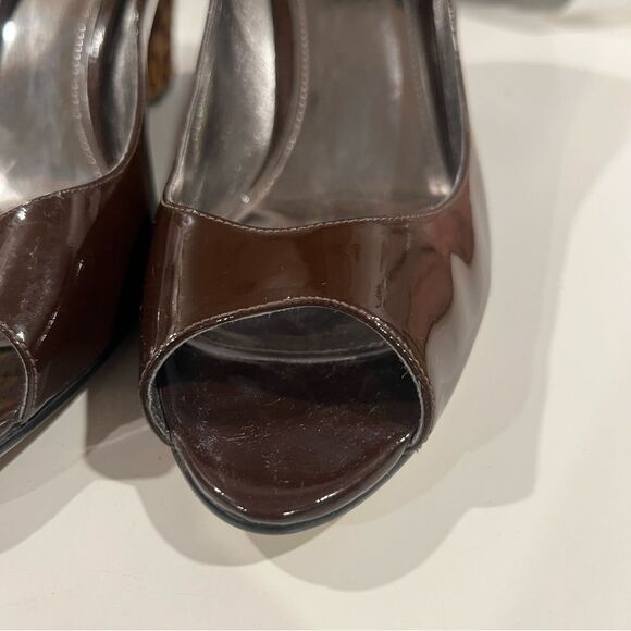 Marc Fisher Brown Patent Leather Peep Toe Animal Print Wedges Shoes Sz 10 - Picture 2 of 7
